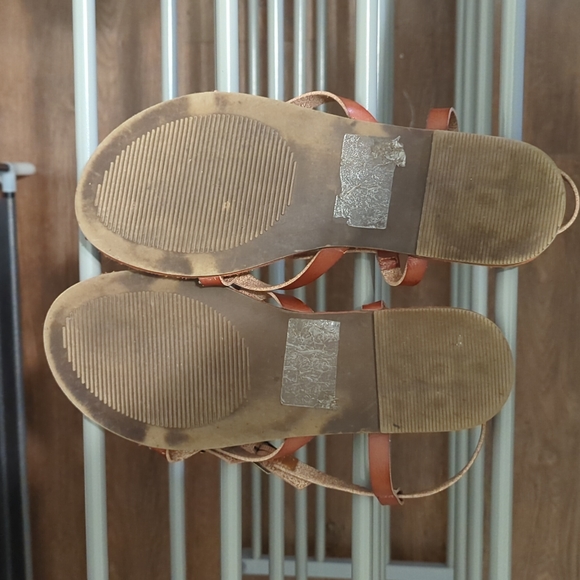 Brown sandals - Picture 2 of 3